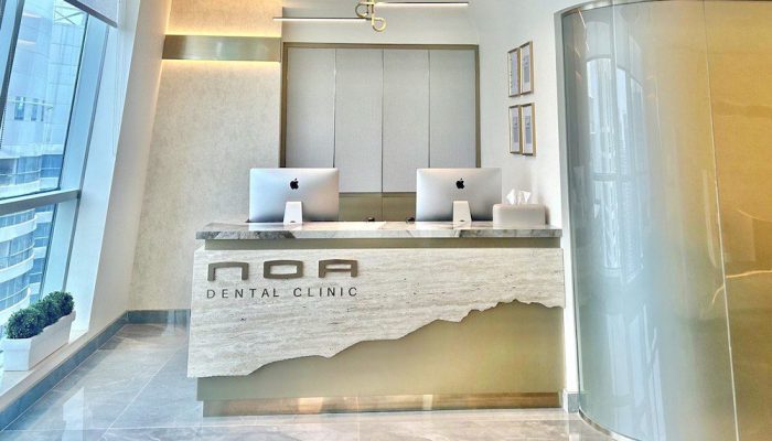 Recepción de clínica dental en Dubai.